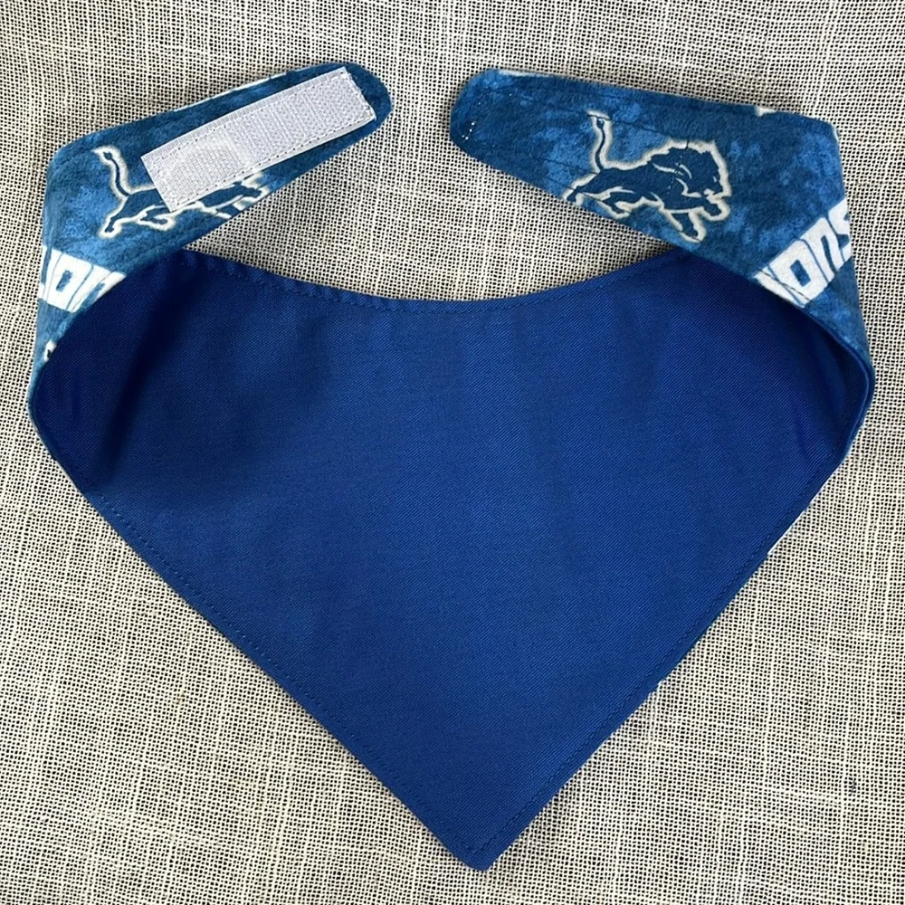 Detroit Lions Dog Bandana-Size M - Picture 4 of 6